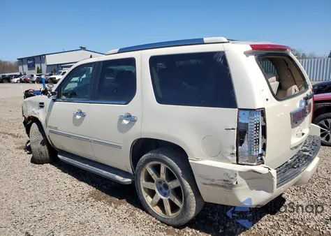 2013 Cadillac Escalade Luxury z USA, uszkodzony, nr VIN 1GYS4BEF1DR360766
